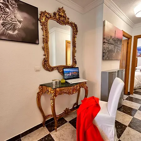 Iberos Royal Apartment *